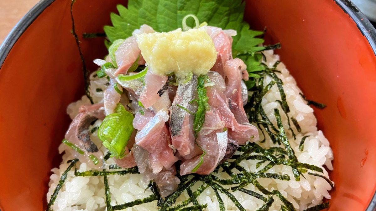 地魚たたき丼　アジ