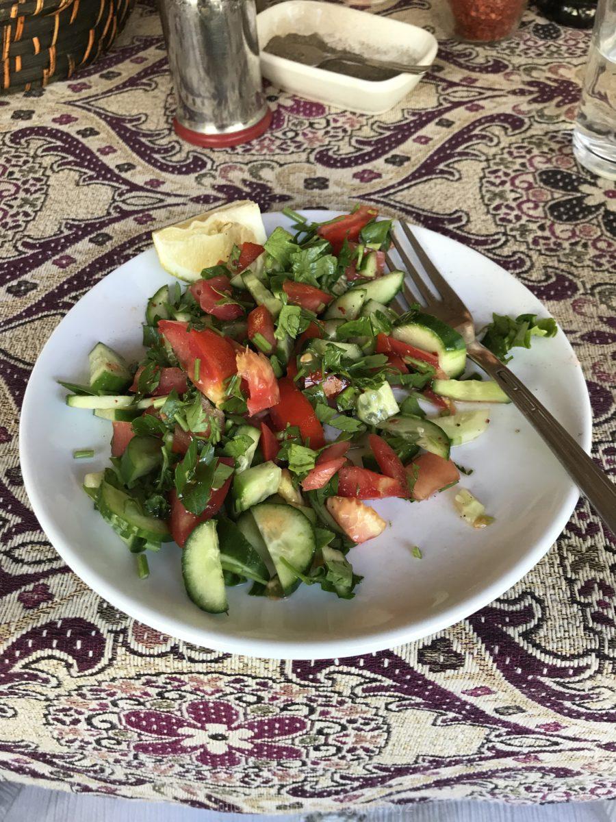 大容量のサラダ