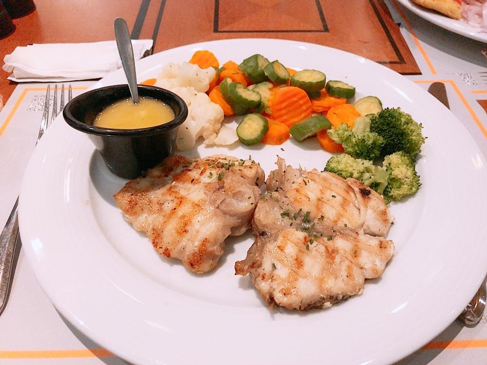 Athinaikon Restaurantでディナー