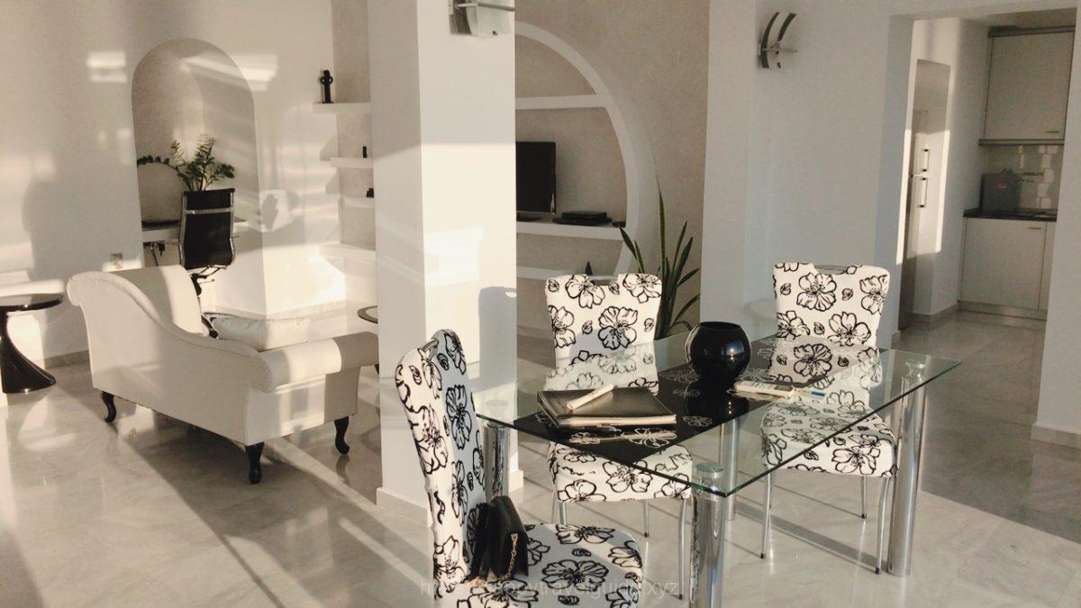 Anastasis Apartmentsダイニング