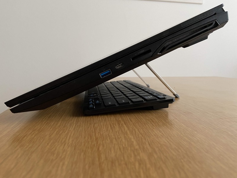 パソコンと外付けのキーボード